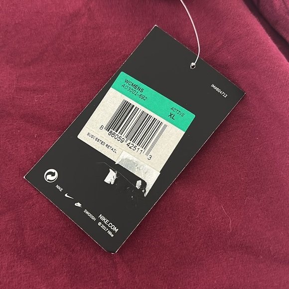 Nike Women's Maroon Short Sleeve Tee NWT - Picture 4 of 6